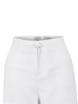 Pantalón Maloys de mujer, color blanco, de corte amplio y perneras rectas. Cuenta con cintura elástica con cordón ajustable y bolsillos frontales de parche.