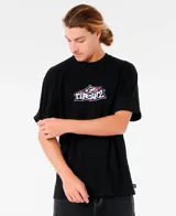 Remera negra de manga corta Rip Curl modelo Raw Energy Graff, con cuello redondo y diseño gráfico estampado en el pecho con efecto graffiti.