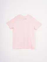 Remera de algodón color celeste, con cuello redondo, mangas cortas y estampa frontal minimalista de macetas con flores.