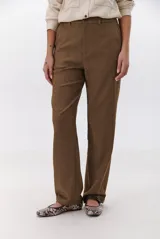 Pantalon de vestir azul marino, de corte recto y tiro alto, con cierre frontal y bolsillos laterales.