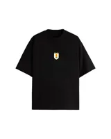 Remera negra de corte oversize con cuello redondo y mangas cortas. Presenta un logo 3D de la AUF en el centro del pecho y un estampado de alta calidad en la espalda.