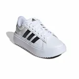 Championes Adidas Grand Court Platform de mujer, color blanco con las icónicas tres tiras laterales en negro. Presentan una suela chunky elevada con diseño texturizado, cordones blancos y el logo de la marca en la lengüeta.