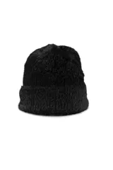 Gorro tipo beanie de textura peluda y suave, con diseño de doblez en el borde.