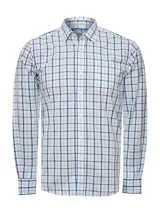 Camisa de manga larga confeccionada en popelina de algodón orgánico, con diseño de cuadros en tonos blanco y azul. Presenta cuello clásico, cierre frontal con botones, puños abotonados y un bolsillo en el pecho con el logo de la marca bordado.