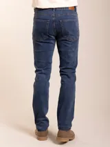 Pantalón de jean negro de corte recto.