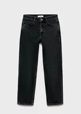 Jeans tiro medio de corte recto y diseño crop con cinco bolsillos, trabillas y cierre frontal de cremallera y botón, confeccionados en tejido 100% algodón.
