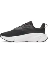 Championes de running Under Armour modelo Rogue 6, color negro con entresuela blanca. Confeccionados con malla transpirable y superposiciones de TPU para mayor soporte, cuentan con amortiguación Charged+ para una pisada suave y suela de goma duradera.