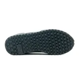 Championes Fila modelo Renno Classic para hombre, en color negro y grafito con suela blanca y detalles en el lateral. Diseño deportivo y urbano con cordones.