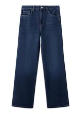 Pantalón de jean azul oscuro con corte recto y tiro alto, confeccionado en denim de algodón con cierre frontal y bolsillos laterales.
