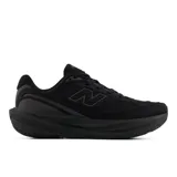 Championes de running New Balance modelo 1080 V15 de color negro, con parte superior de malla transpirable, suela gruesa amortiguada y el logotipo de la marca en el lateral.
