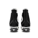 Championes Converse Chuck 70 Plus, de caña alta, color negro con detalles en blanco.