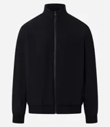 Campera bomber azul con cuello alto, cierre frontal con cremallera, bolsillos laterales y puños y cintura elastizados.