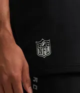 Remera deportiva negra de poliéster con cuello en V, mangas cortas y estampado frontal con el número 25 y el nombre del equipo NFL Giants en blanco.
