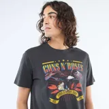 Camiseta de algodón color negro con estampado frontal de la banda Guns N' Roses, con diseño de águila y texto alusivo al tour Use Your Illusion de 1991.