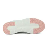 Championes Avia Achernar blancos con detalles en rosa y azul marino.