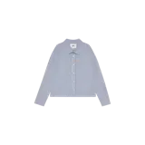 Camisa de manga larga de Eme Studios, con diseño de rayas verticales en tonos azul marino y blanco. Presenta cuello clásico, cierre frontal con botones y un pequeño bordado en naranja en el pecho.