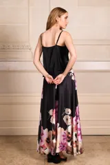 Falda larga de seda estampada con flores y elástico en la cintura.