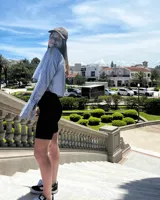 Calza biker negra de tiro alto, confeccionada en algodón y lycra opaca. Presenta una faja doble tela sin elástico superior para mayor sujeción.