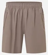 Bermuda deportiva Get Over para hombre, en color marrón, con cintura elástica, cordón de ajuste y bolsillos con cierre. Cuenta con tecnología Laser Cut en los laterales para mayor transpirabilidad.