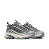 Championes de trail running Merrell modelo Moab Speed 2 Sport, color gris con detalles en beige y gris oscuro. Presentan empeine de nailon ripstop y TPU, entresuela de espuma FloatPro y suela Vibram TC5+ con tacos de tracción para un agarre excepcional.