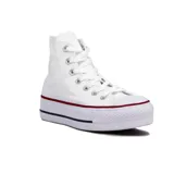 Zapatillas de lona blancas de caña alta con plataforma y suela con detalles en líneas rojas y azules.