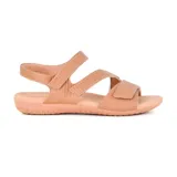 Sandalia plana Usaflex modelo Mali, color tostado con textura símil reptil, tiras ajustables con cierre de velcro y suela de goma flexible.