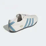 Championes Adidas Tokyo, reedición de un clásico de perfil bajo de 1964. Exterior de cuero liso y tela, interior de tela suave y suela de caucho para mayor tracción.