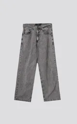 Pantalón de denim 100% algodón, color gris oscuro con lavado ácido (acid wash). De corte wide leg y tiro alto, con cinco bolsillos.