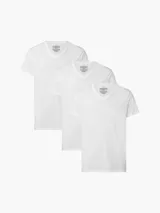 Pack de tres remeras de algodón con cuello en V y manga corta. Diseño básico de calce clásico con logo de la marca estampado en el bajo.