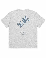 Remera negra de corte oversize y silueta relajada, con arte estampado en relieve en la espalda en color verde y textos decorativos.