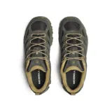 Championes de trekking Merrell modelo Moab 3, color verde oliva con detalles en negro. Confeccionados en gamuza y malla transpirable, cuentan con suela Vibram de alta tracción, entresuela amortiguada y puntera reforzada.