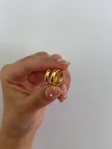 Par de aros tipo argolla de plata 925 bañados en oro.