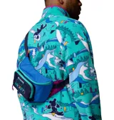 Riñonera de diseño colorido en tonos azul, fucsia y marino, con compartimento principal y bolsillo frontal con cierre. Cuenta con un parche bordado de Columbia y Mickey's Outdoor Club en el frente, cinturón ajustable y hebilla de plástico azul.