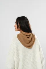 Bufanda bandana beige de lana.