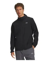 Campera deportiva Under Armour con tecnología Storm repelente al agua, diseño ligero y transpirable. Cuenta con capucha ajustable, cierre frontal completo, bolsillos laterales con cremallera y puños elásticos.