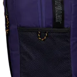 Mochila unisex color azul oscuro con logo reflectante de CAT en la parte inferior. Cuenta con un compartimento principal con bolsillo acolchado para portátil, bolsillo frontal con cremallera y cordón para llavero, y bolsillos laterales de malla. Las correas de los hombros y el panel trasero son acolchados.