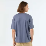 Camiseta de algodon gris con cuello redondo y mangas cortas de corte holgado.