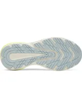 Championes de running Under Armour Turbulence 3 para mujer, en color celeste con entresuela blanca y detalles en amarillo flúor en el talón. CapELLADA de malla transpirable y suela de goma.