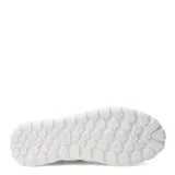 Championes urbanos Caterpillar modelo Hex +, color negro con suela blanca de diseño hexagonal. Confeccionados en gamuza, cuentan con cierre de cordones y logo de la marca en el lateral y la lengüeta.