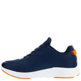 Championes deportivos Topper modelo Warp Mns, color azul marino con detalles en gris y naranja. Presentan una capellada de malla transpirable con refuerzos sintéticos, cierre con cordones y suela blanca con inserciones de goma naranja.