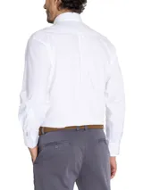 Camisa blanca de manga larga Rockford, con cuello italiano abotonado, bolsillo en el pecho con logo bordado y tecnología Water Oil Repellent (WOR).