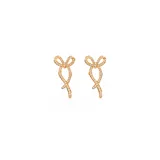 Par de caravanas de acero dorado con diseño de moño, adornadas con incrustaciones de zirconias brillantes.