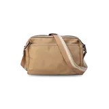 Bandolera de nylon color azul marino, con correa ajustable de cinta bicolor, múltiples bolsillos frontales con cierre y compartimento principal con organizadores internos.