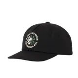 Gorra de cinco paneles Katin, color negro, con corona media sin estructura y visera curva. Presenta un bordado circular en el frente con el logo de la marca y la inscripción 'Kanvas by Katin California, USA'. Cuenta con cierre ajustable en la parte posterior.