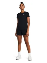 Remera deportiva Under Armour Tech SSC Solid de color negro, de manga corta y cuello redondo, con el logo de la marca estampado en el pecho.