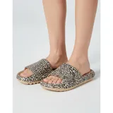 Chancletas tipo ojota de goma con diseño de animal print, suela antideslizante y ajuste cómodo.