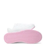 Championes urbanos Umbro modelo Milo High, de diseño tipo plataforma en color blanco con detalles en rosado en la suela. Presentan el logo de la marca grabado en el lateral y perforaciones en la puntera para mayor ventilación.
