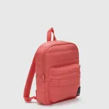 Mochila Bubba de la colección Originals, color bordó, con diseño acolchado y acabado mate. Cuenta con un compartimento principal espacioso, bolsillo frontal con cierre y correas acolchadas para mayor comodidad.