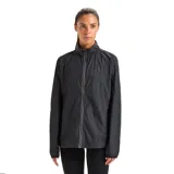 Campera rompevientos Diadora color negro, con cierre frontal y cuello alto. Es ligera y empacable.