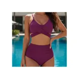 Conjunto de bikini negro de tiro alto, compuesto por un corpiño triangular con diseño cruzado en el frente y tirantes finos regulables, y una bombacha de corte clásico y talle alto.